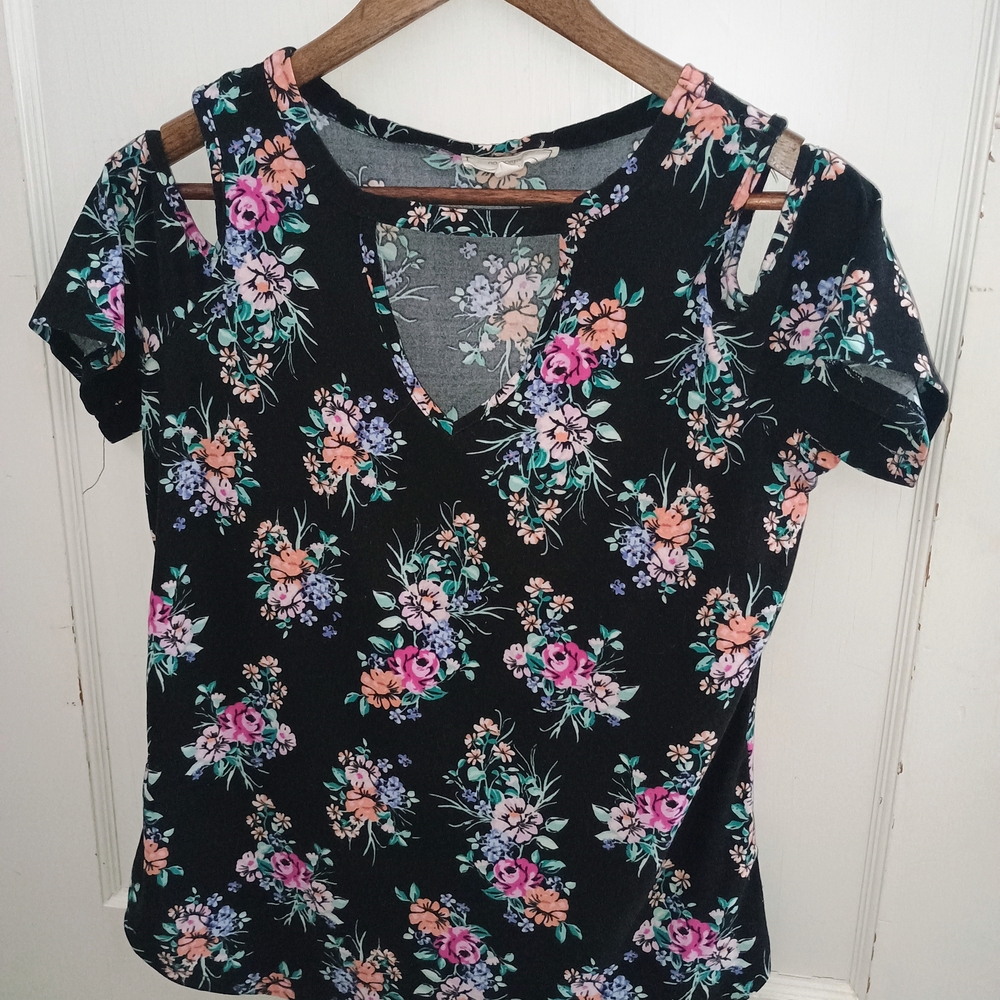 Black and Pink Cut Out Short Sleeve T-Shirt